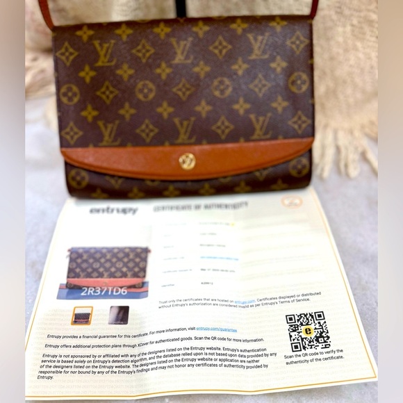 Vintage Louis Vuitton Monogram Bordeaux
Shoulder Bag - Picture 5 of 12